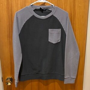 Patagonia Two-Tone Crewneck Fleece in Gray and Black